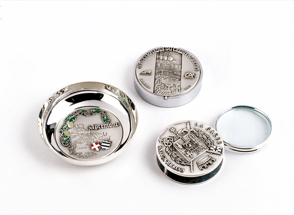 FIA Gifts with 73mm (2,9") diameter Medals